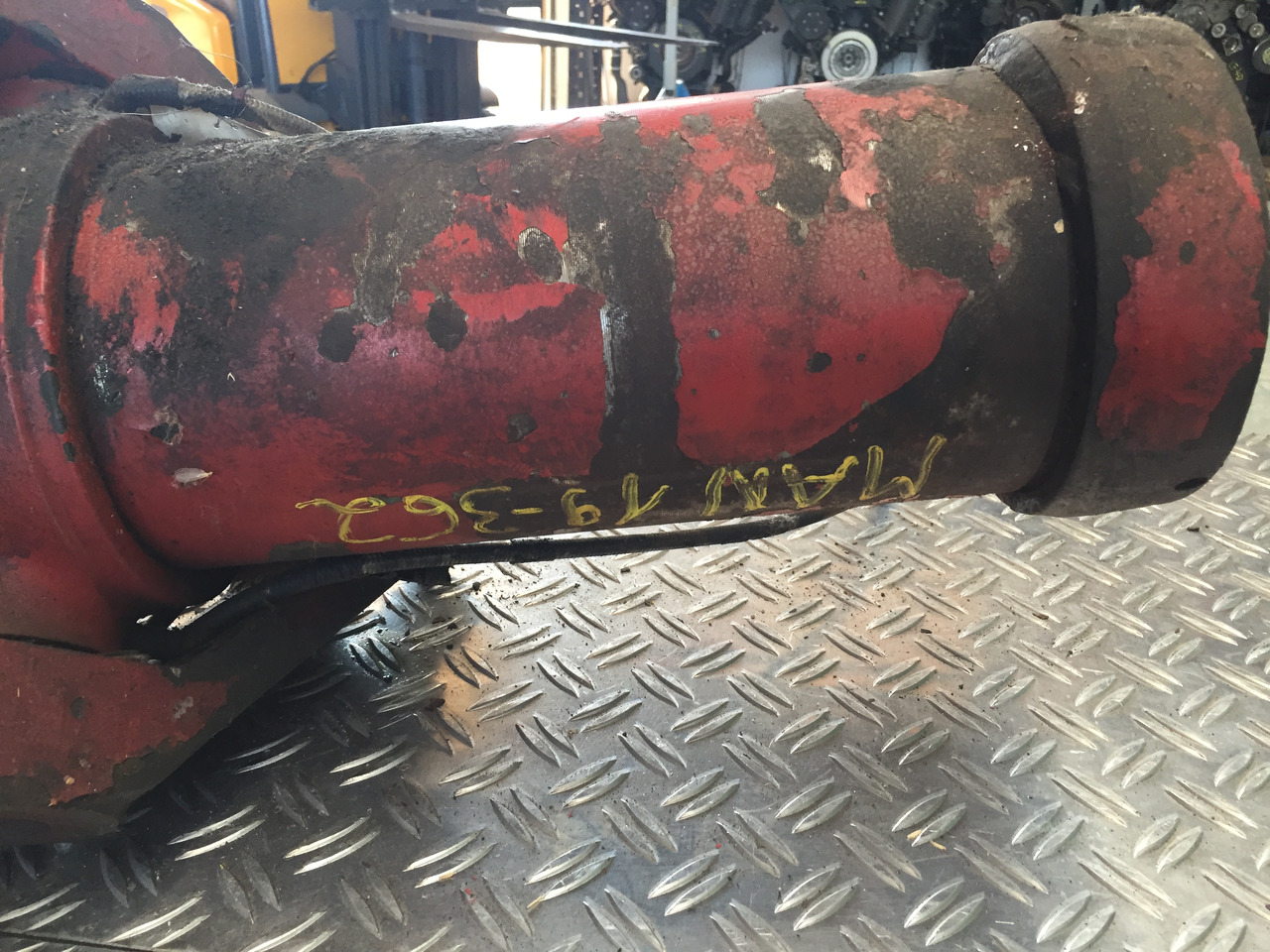 Gebrauchter Hydraulik Kippzylinder MEILLER für MAN 19.362 F90, Artikel - Nr. : A 999 999 99 99 - Гидравлический цилиндр для Грузовиков: фото 4 Gebrauchter Hydraulik Kippzylinder MEILLER für MAN 19.362 F90, Artikel - Nr. : A 999 999 99 99 - Гидравлический цилиндр для Грузовиков: фото 4