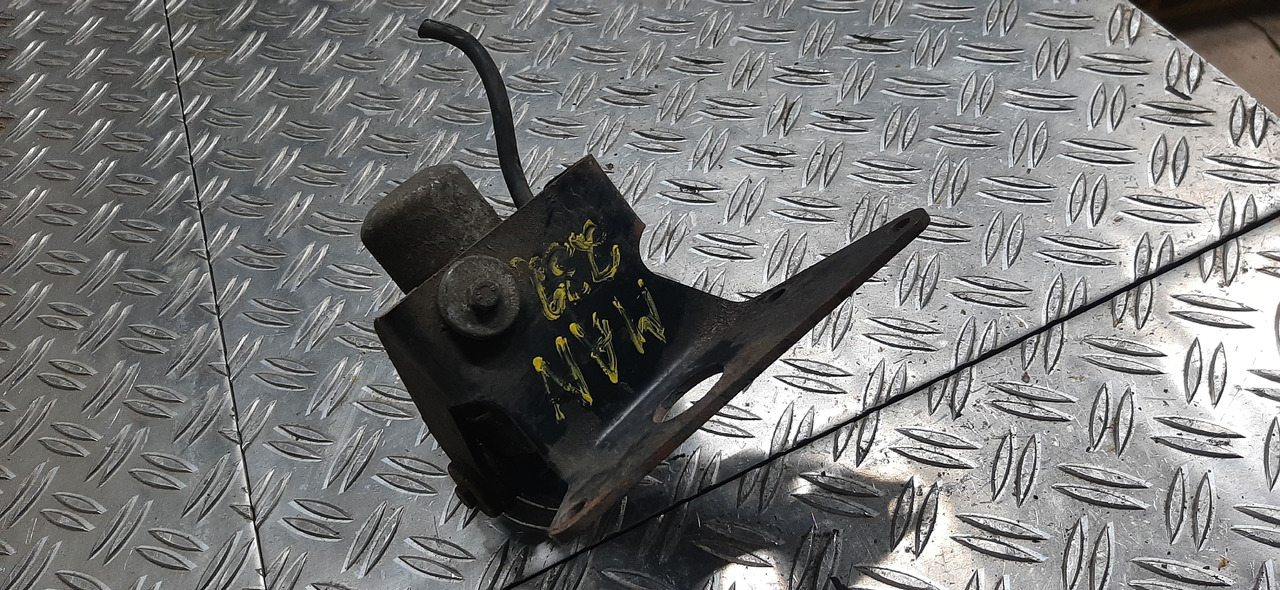 Gebrauchter MAN 19.232, F 90 Wischermotor, Artikel - Nr. : 81.99999 - 9999 - Щетка стеклоочистителя для Грузовиков: фото 2 Gebrauchter MAN 19.232, F 90 Wischermotor, Artikel - Nr. : 81.99999 - 9999 - Щетка стеклоочистителя для Грузовиков: фото 2