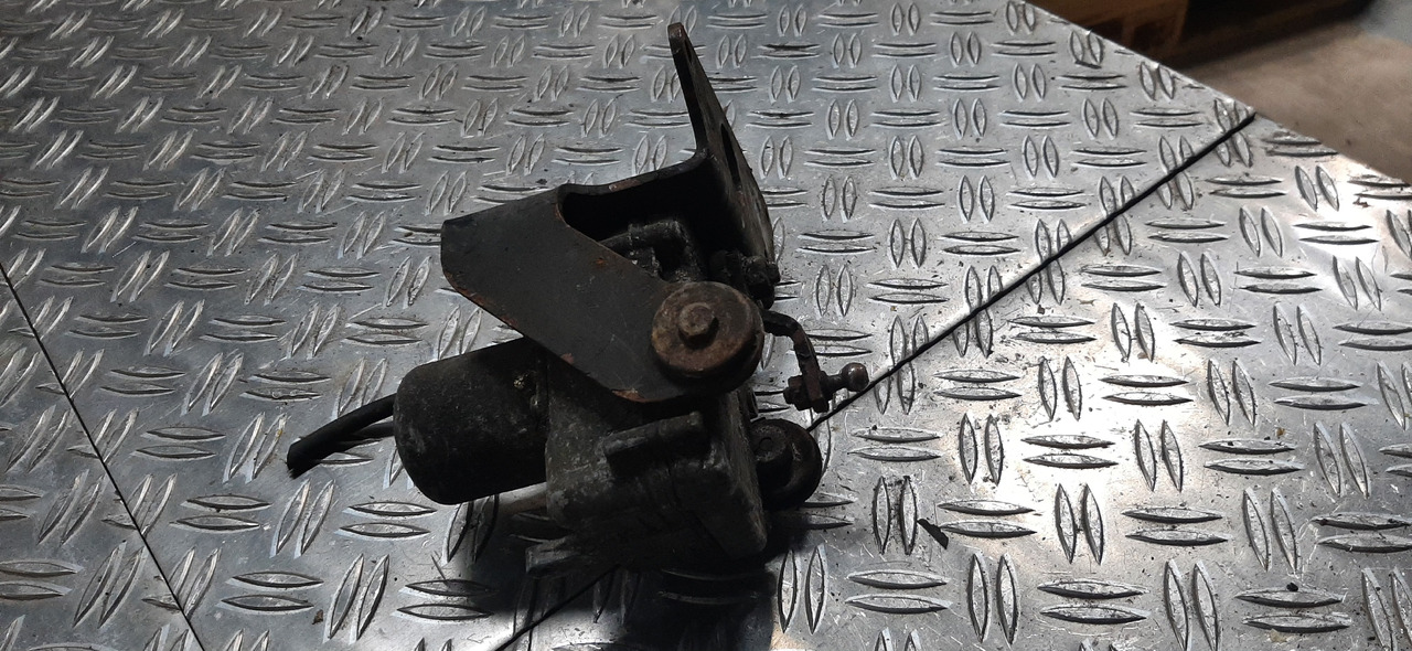 Gebrauchter MAN 19.232, F 90 Wischermotor, Artikel - Nr. : 81.99999 - 9999 - Щетка стеклоочистителя для Грузовиков: фото 5 Gebrauchter MAN 19.232, F 90 Wischermotor, Artikel - Nr. : 81.99999 - 9999 - Щетка стеклоочистителя для Грузовиков: фото 5