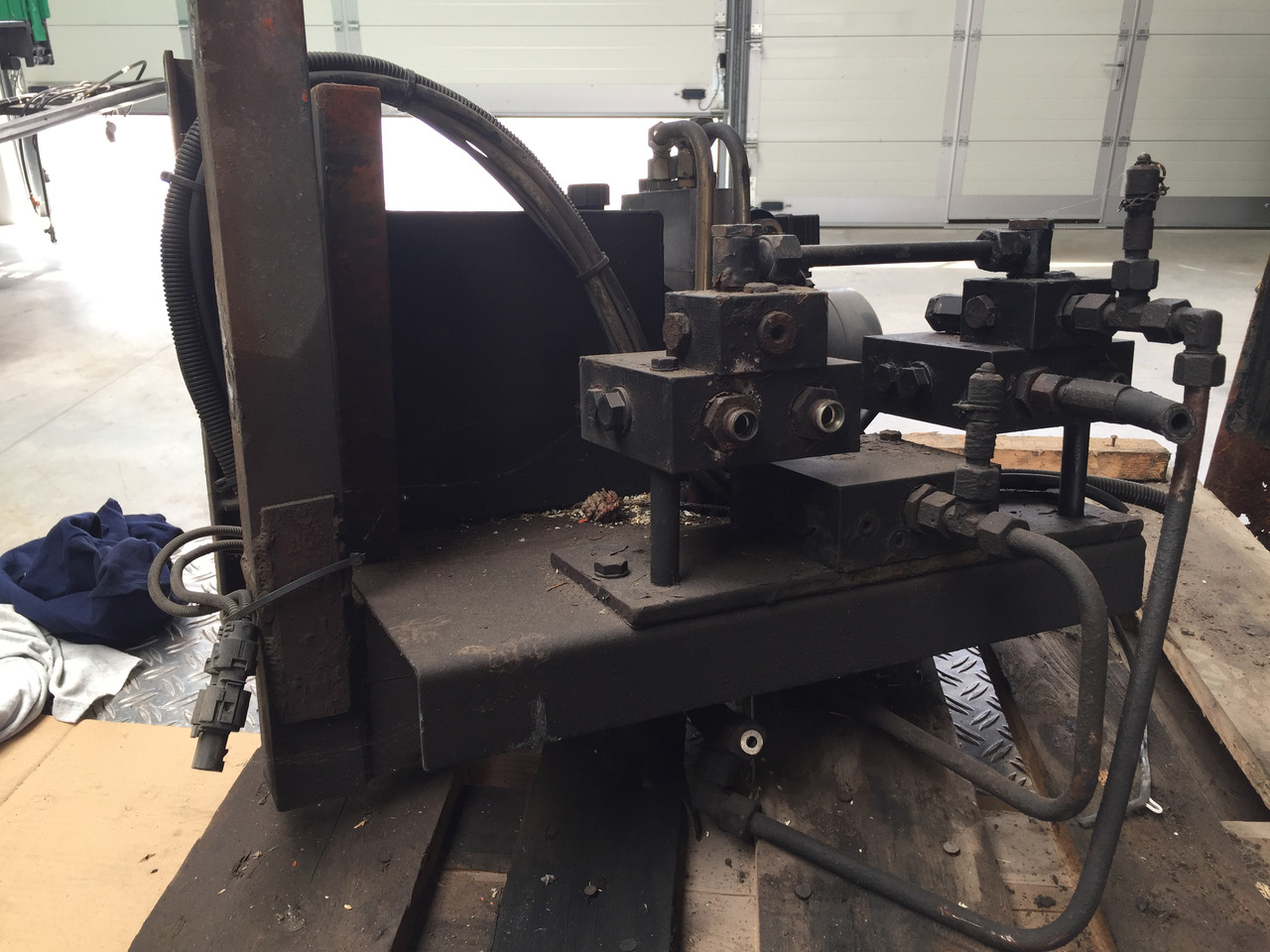 Gebrauchter MAN TGA 26.480 BDF Hydraulik Steuerung, Artikel - Nr. : 81.99999 - 9999 - Гидравлика для Грузовиков: фото 3 Gebrauchter MAN TGA 26.480 BDF Hydraulik Steuerung, Artikel - Nr. : 81.99999 - 9999 - Гидравлика для Грузовиков: фото 3