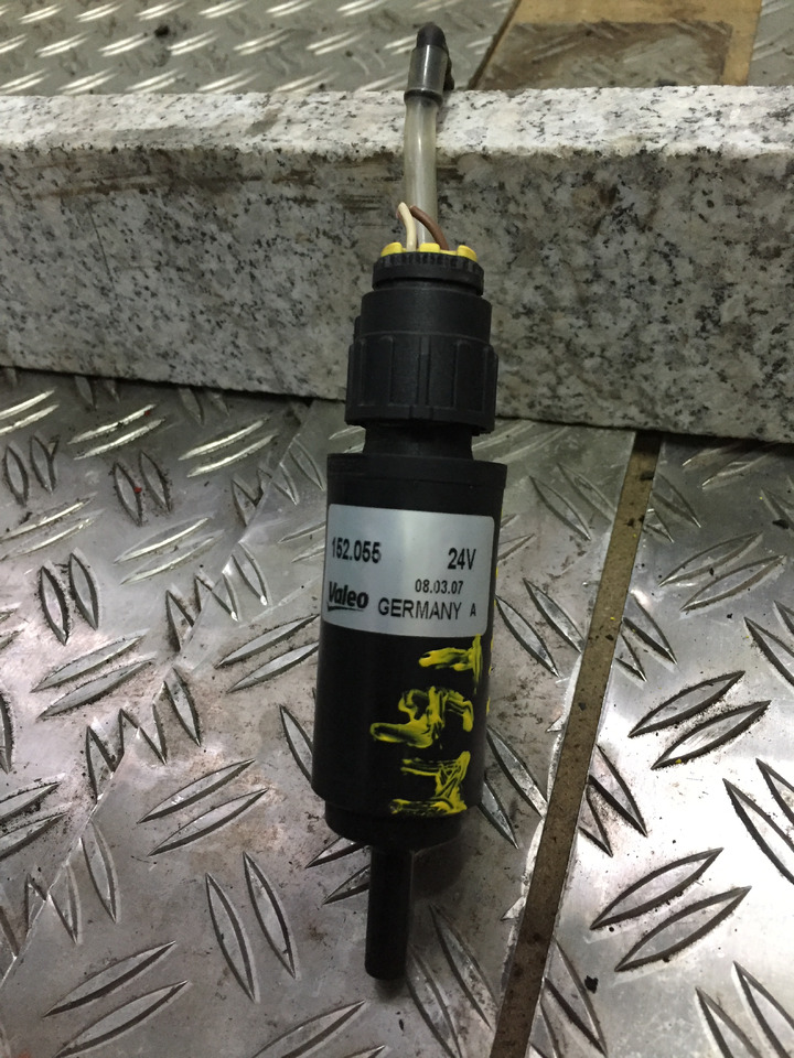 Gebrauchter Scheibenwaschmotor MAN TGM 15.280, Artikel - Nr.: 81.26485-6033 - Ветровое стекло для Грузовиков: фото 4 Gebrauchter Scheibenwaschmotor MAN TGM 15.280, Artikel - Nr.: 81.26485-6033 - Ветровое стекло для Грузовиков: фото 4