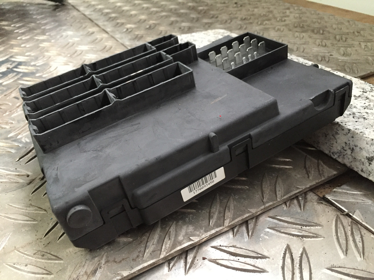 Gebrauchtes ABS Steuergerät MAN TGA 26.440 Artikel - Nr.: 81.25806 - 7072 - Блок управления для Грузовиков: фото 3 Gebrauchtes ABS Steuergerät MAN TGA 26.440 Artikel - Nr.: 81.25806 - 7072 - Блок управления для Грузовиков: фото 3