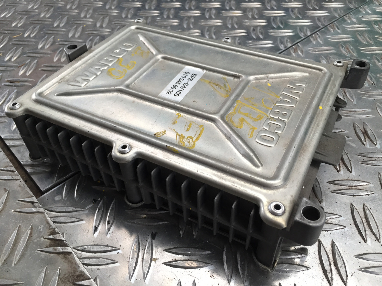 Gebrauchtes DB 1935 SK WABCO - Steuergerät, EBS 4S / 4 M, Artikel - Nr. : 446 100 0130 - Блок управления для Грузовиков: фото 4 Gebrauchtes DB 1935 SK WABCO - Steuergerät, EBS 4S / 4 M, Artikel - Nr. : 446 100 0130 - Блок управления для Грузовиков: фото 4