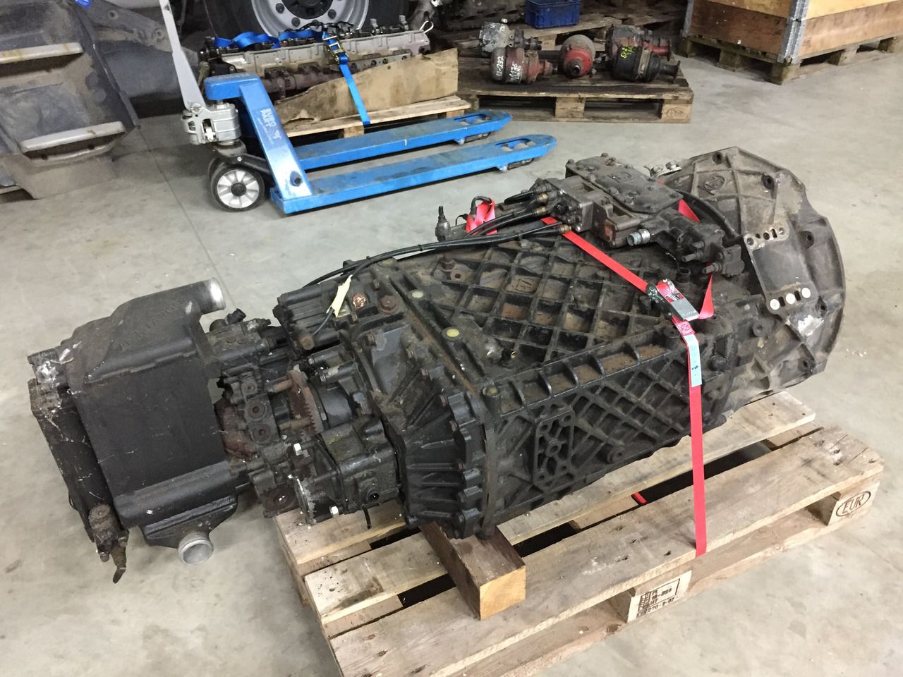 Gebrauchtes Getriebe MAN TGA 18.430, Typ : 16S 2521 TO, Artikel - Nr.: 81.32003 - 6677 - Коробка передач для Грузовиков: фото 4 Gebrauchtes Getriebe MAN TGA 18.430, Typ : 16S 2521 TO, Artikel - Nr.: 81.32003 - 6677 - Коробка передач для Грузовиков: фото 4