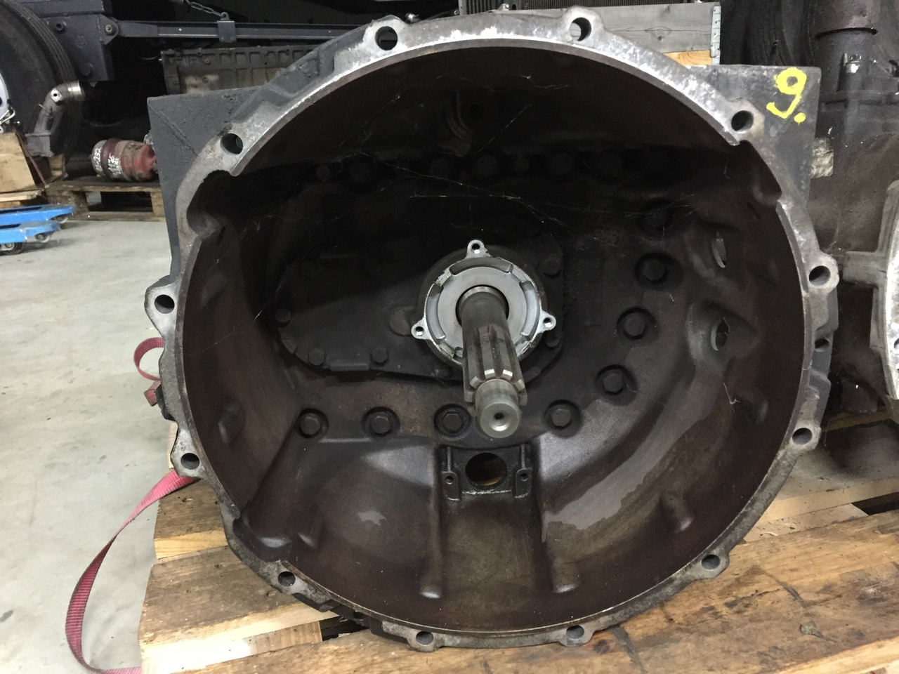 Gebrauchtes Getriebe MAN TGL 8.180, Typ : S6 - 850 TO LL, Artikel - Nr. : 81.32004 - 6139 - Коробка передач для Грузовиков: фото 1 Gebrauchtes Getriebe MAN TGL 8.180, Typ : S6 - 850 TO LL, Artikel - Nr. : 81.32004 - 6139 - Коробка передач для Грузовиков: фото 1