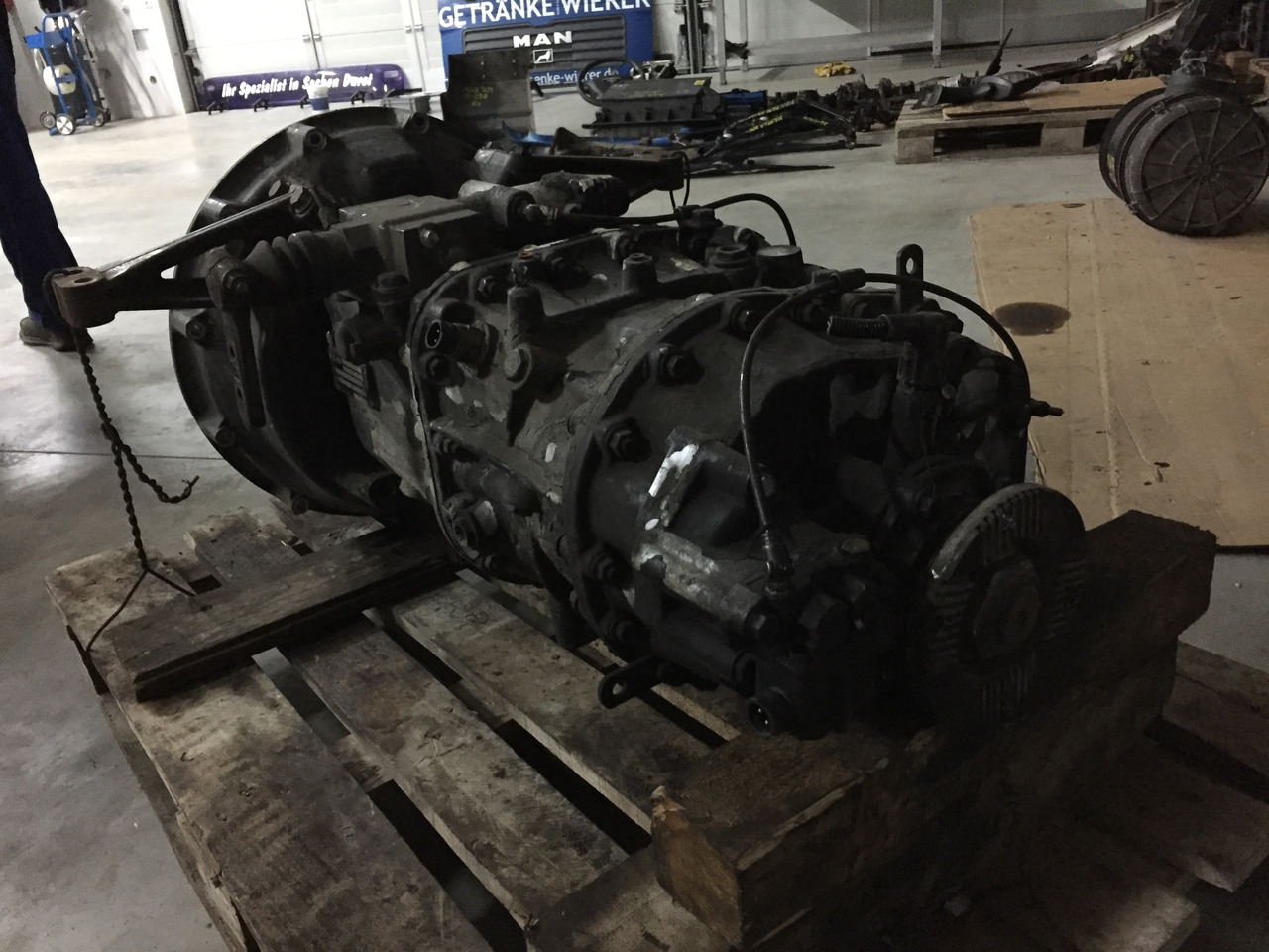 Gebrauchtes Getriebe MAN TGM Typ: ETO FS 8309, Artikel - Nr.: 81.32003 - 6957 - Коробка передач для Грузовиков: фото 3 Gebrauchtes Getriebe MAN TGM Typ: ETO FS 8309, Artikel - Nr.: 81.32003 - 6957 - Коробка передач для Грузовиков: фото 3