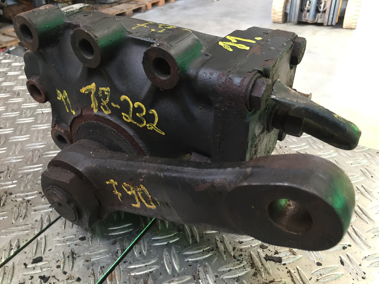 Gebrauchtes Lenkgetriebe MAN F 90, 18.232, Artikel - Nr.: 81.9999 - 9999 - Рулевой механизм для Грузовиков: фото 1 Gebrauchtes Lenkgetriebe MAN F 90, 18.232, Artikel - Nr.: 81.9999 - 9999 - Рулевой механизм для Грузовиков: фото 1