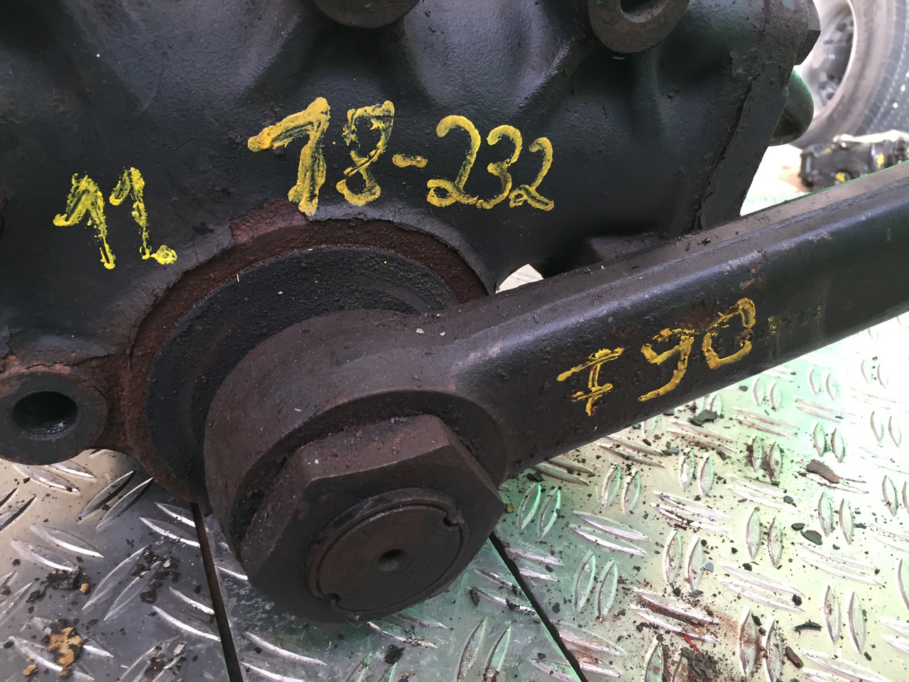 Gebrauchtes Lenkgetriebe MAN F 90, 18.232, Artikel - Nr.: 81.9999 - 9999 - Рулевой механизм для Грузовиков: фото 4 Gebrauchtes Lenkgetriebe MAN F 90, 18.232, Artikel - Nr.: 81.9999 - 9999 - Рулевой механизм для Грузовиков: фото 4