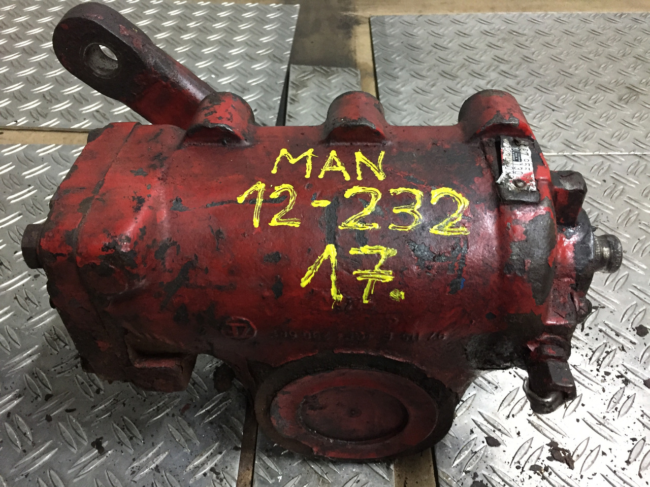 Gebrauchtes Lenkgetriebe MAN F90, 12.232, Artikel - Nr.: 81.9999 - 9999 - Рулевой механизм для Грузовиков: фото 1 Gebrauchtes Lenkgetriebe MAN F90, 12.232, Artikel - Nr.: 81.9999 - 9999 - Рулевой механизм для Грузовиков: фото 1