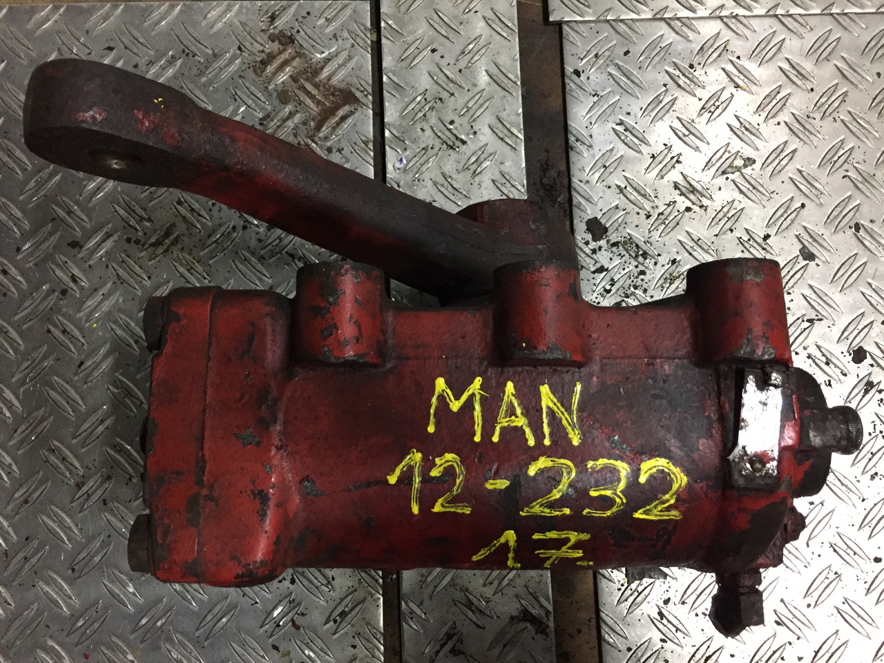 Gebrauchtes Lenkgetriebe MAN F90, 12.232, Artikel - Nr.: 81.9999 - 9999 - Рулевой механизм для Грузовиков: фото 5 Gebrauchtes Lenkgetriebe MAN F90, 12.232, Artikel - Nr.: 81.9999 - 9999 - Рулевой механизм для Грузовиков: фото 5