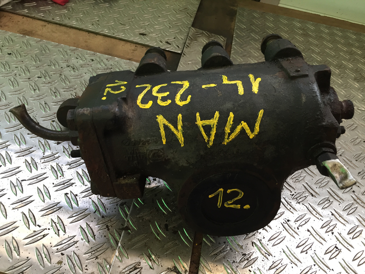 Gebrauchtes Lenkgetriebe MAN F90, 14.232, Artikel - Nr.: 81.9999 - 9999 - Рулевой механизм для Грузовиков: фото 3 Gebrauchtes Lenkgetriebe MAN F90, 14.232, Artikel - Nr.: 81.9999 - 9999 - Рулевой механизм для Грузовиков: фото 3