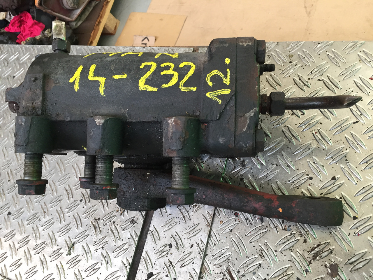 Gebrauchtes Lenkgetriebe MAN F90, 14.232, Artikel - Nr.: 81.9999 - 9999 - Рулевой механизм для Грузовиков: фото 1 Gebrauchtes Lenkgetriebe MAN F90, 14.232, Artikel - Nr.: 81.9999 - 9999 - Рулевой механизм для Грузовиков: фото 1