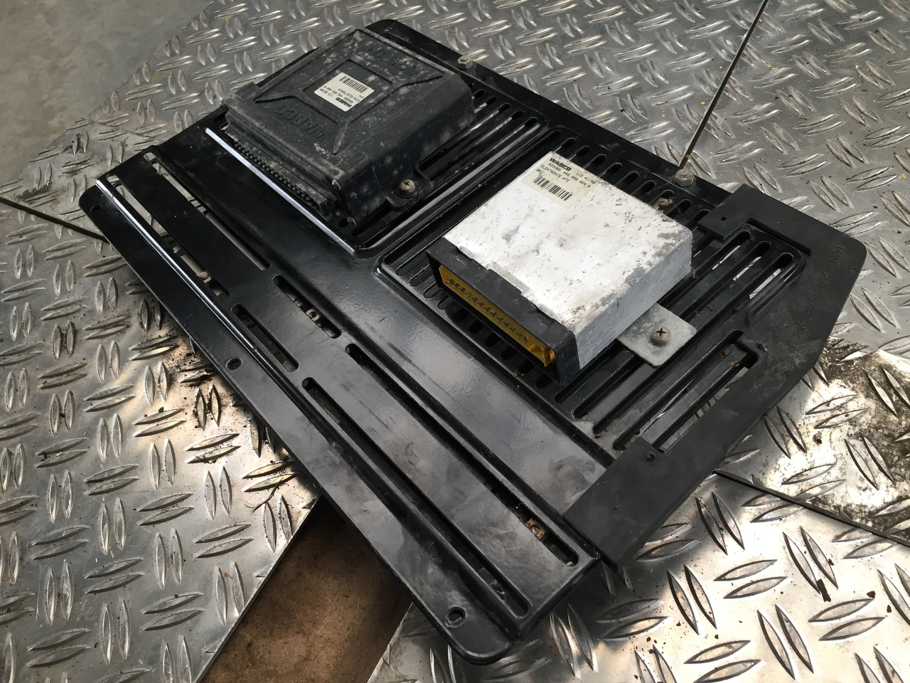 Gebrauchtes Steuergerät WABCO ECAS - Elektronik, 24 V, Artikel - Nr. : 115 45 / 98 - Блок управления для Грузовиков: фото 2 Gebrauchtes Steuergerät WABCO ECAS - Elektronik, 24 V, Artikel - Nr. : 115 45 / 98 - Блок управления для Грузовиков: фото 2