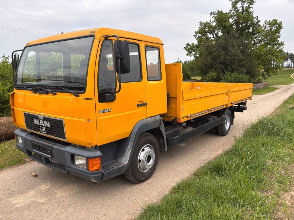 MAN 8.224 L 2000 - Грузовик бортовой/ Платформа: фото 1 MAN 8.224 L 2000 - Грузовик бортовой/ Платформа: фото 1