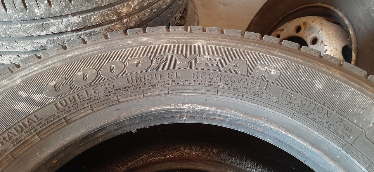 Neuwertige GoodYear Reifen ohne Felgen, 215 / 75 R17,5 Artikel - Nr. : 81.99999 - 9999 - Шина для Грузовиков: фото 1 Neuwertige GoodYear Reifen ohne Felgen, 215 / 75 R17,5 Artikel - Nr. : 81.99999 - 9999 - Шина для Грузовиков: фото 1