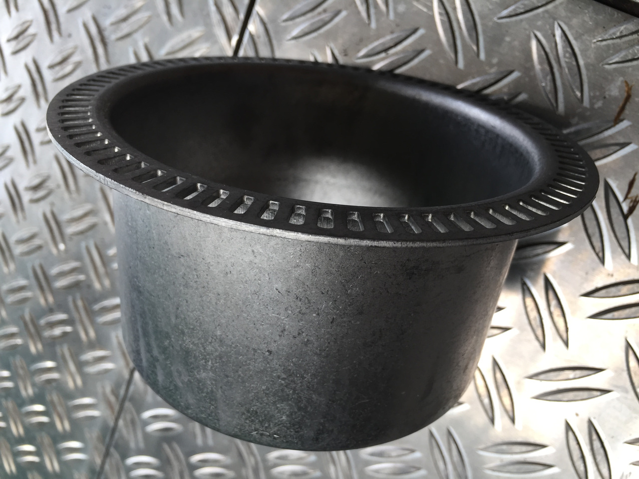 Neuwertige MAN L 2000 Impulsrad Hinterachse Nabe ABS , Artikel - Nr. : 81.52403 - 0028 - Задняя ось для Грузовиков: фото 4 Neuwertige MAN L 2000 Impulsrad Hinterachse Nabe ABS , Artikel - Nr. : 81.52403 - 0028 - Задняя ось для Грузовиков: фото 4