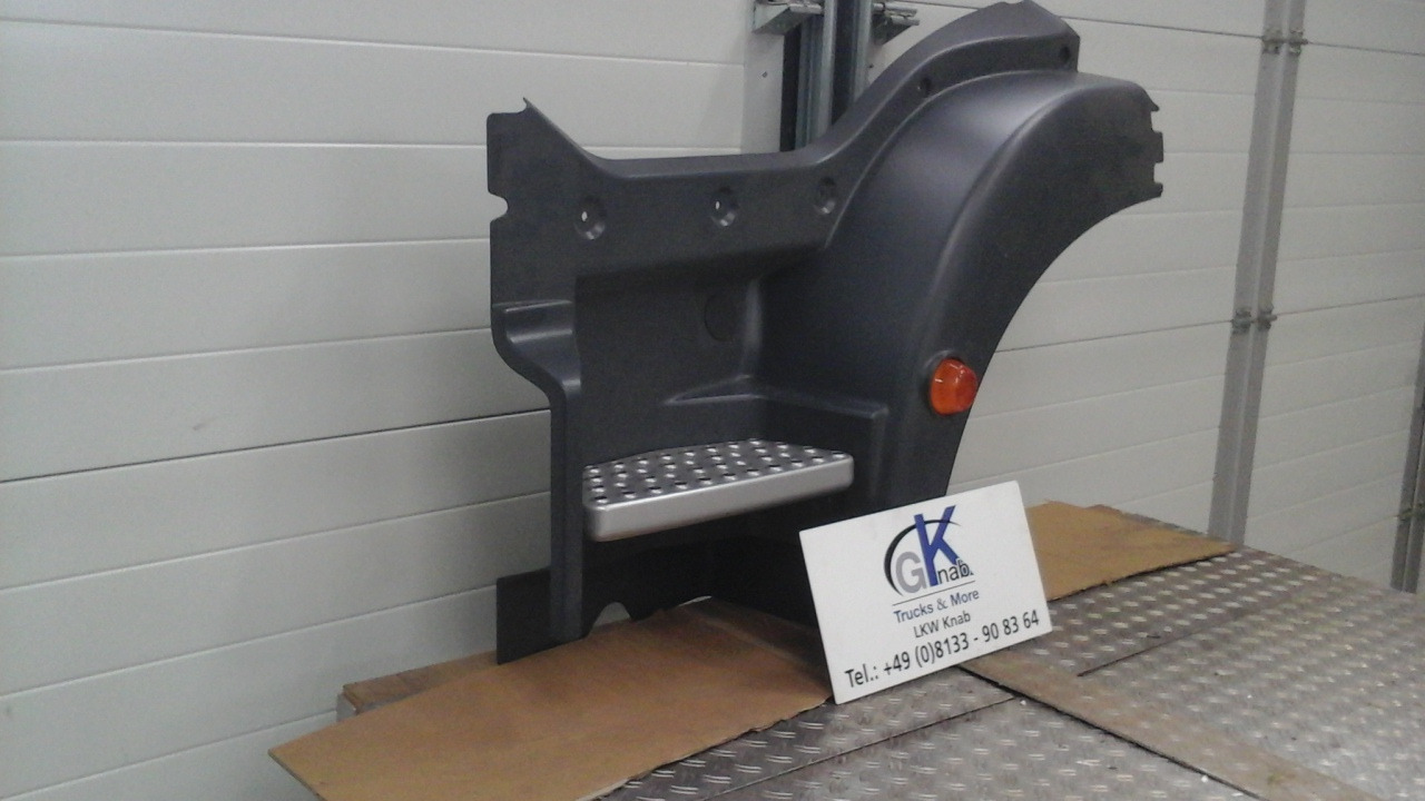 Neuwertiger MAN TGM / TG3 Einstiegkotflügel kurz, komplett, links Artikel - Nr.: 81.61520 - 0209 - Коробка передач для Грузовиков: фото 4 Neuwertiger MAN TGM / TG3 Einstiegkotflügel kurz, komplett, links Artikel - Nr.: 81.61520 - 0209 - Коробка передач для Грузовиков: фото 4