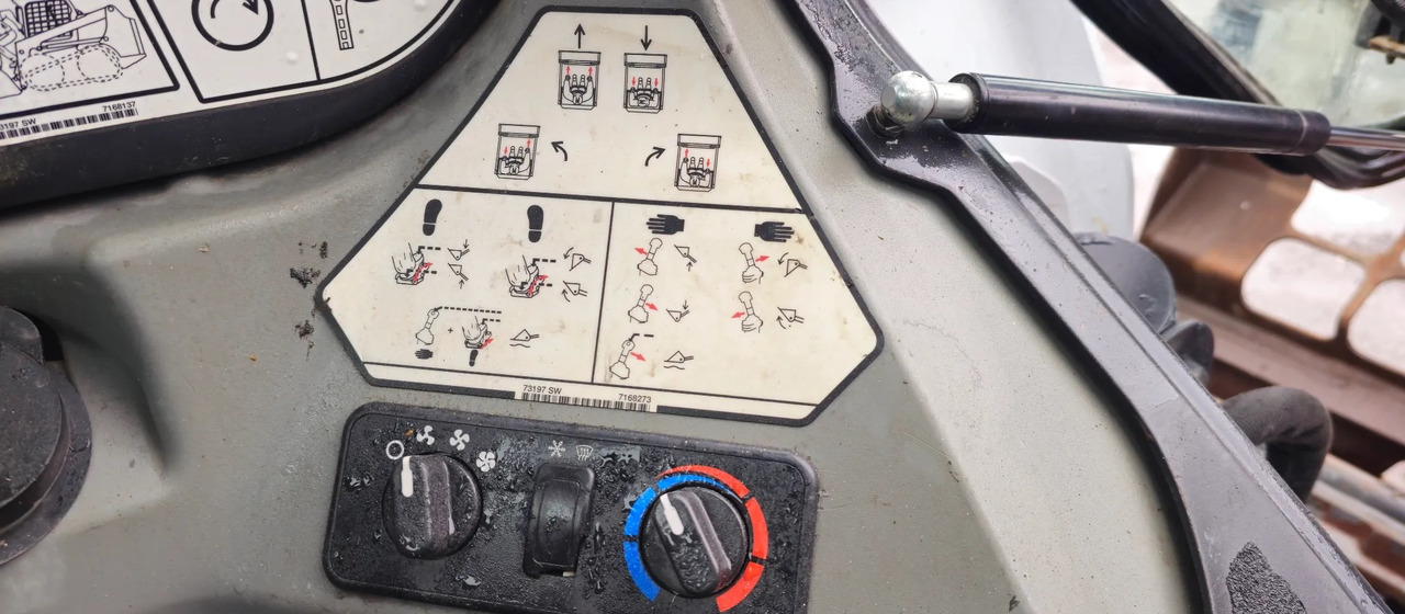 BOBCAT S570 - Мини-погрузчик с бортовым поворотом: фото 5 BOBCAT S570 - Мини-погрузчик с бортовым поворотом: фото 5