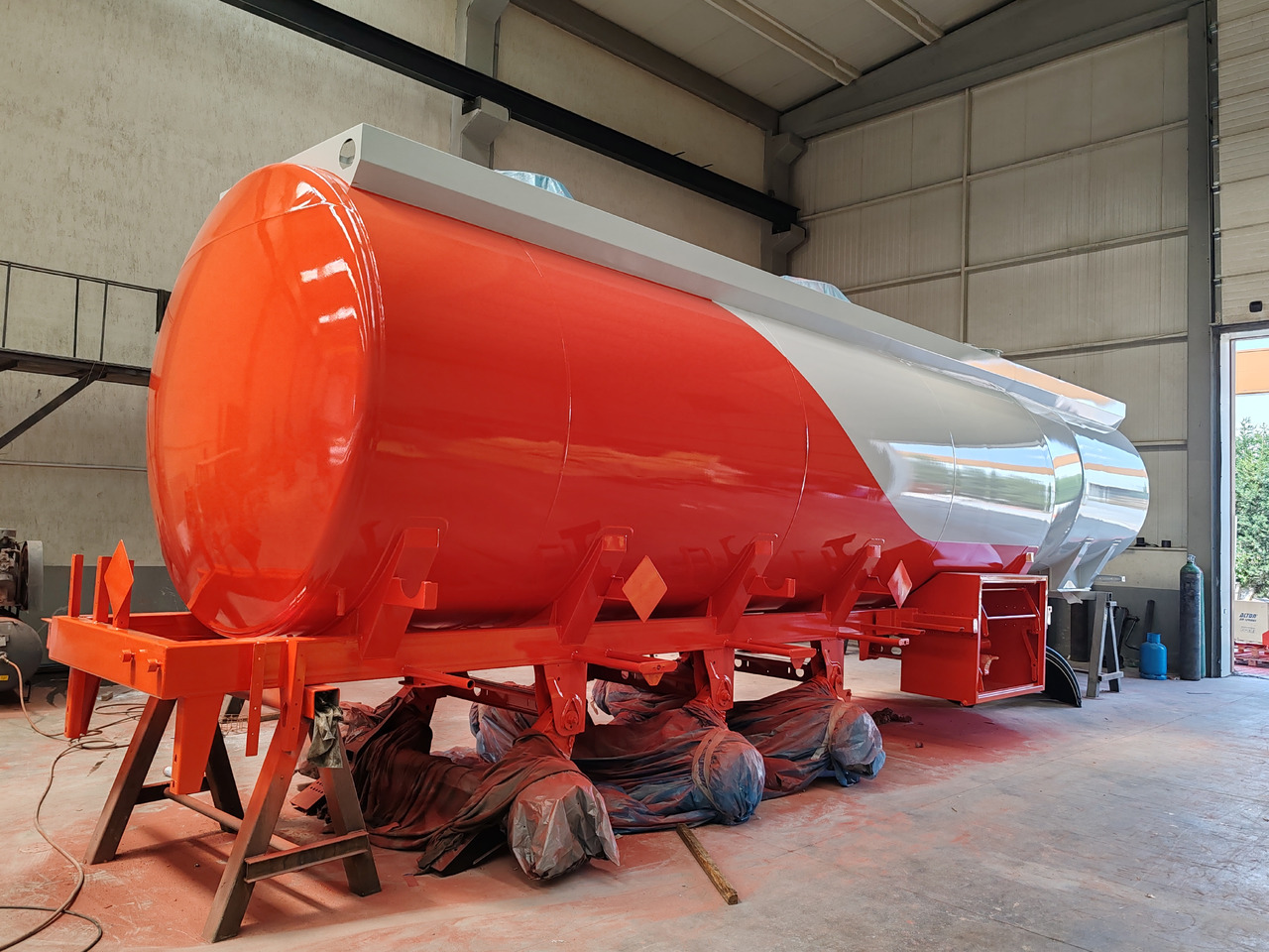 AREL TRAILER FUEL TANKER TRAILER - Полуприцеп-цистерна: фото 4 AREL TRAILER FUEL TANKER TRAILER - Полуприцеп-цистерна: фото 4