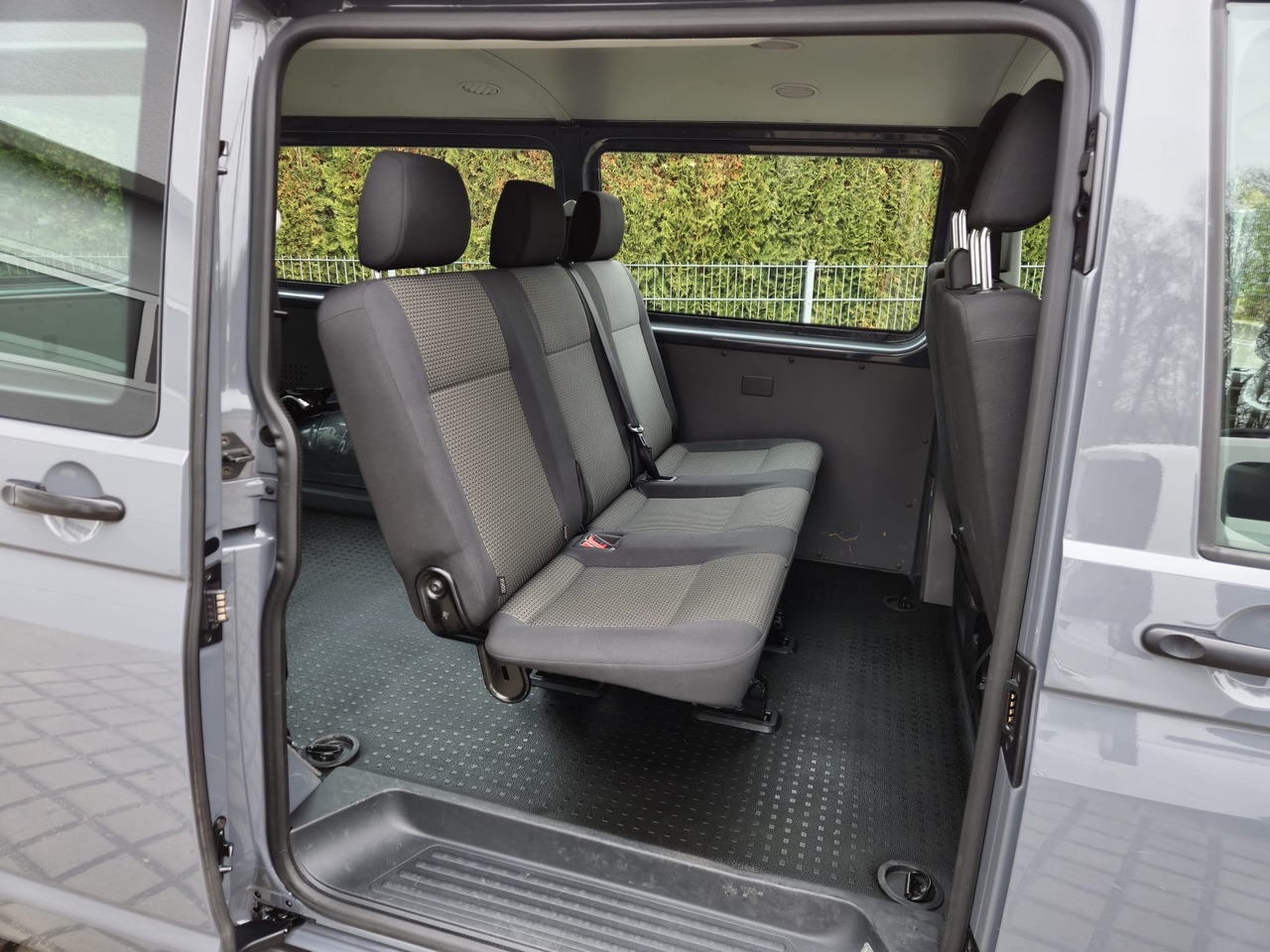 Пассажирский фургон VOLKSWAGEN T6.1 Transporter Kombi LR/Navi/AppCon./6-Sitzer: фото 10 Пассажирский фургон VOLKSWAGEN T6.1 Transporter Kombi LR/Navi/AppCon./6-Sitzer: фото 10