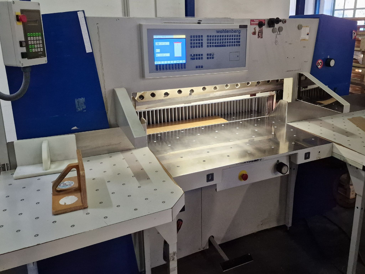 Wohlenberg 115 - Бумагорезательная машина: фото 1 Wohlenberg 115 - Бумагорезательная машина: фото 1