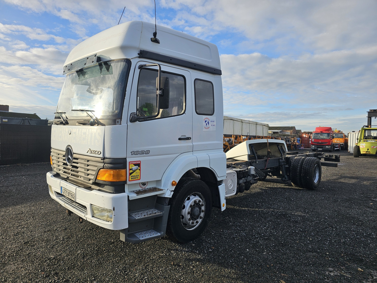 MERCEDES-BENZ ATEGO 1828 - Грузовик-шасси: фото 2 MERCEDES-BENZ ATEGO 1828 - Грузовик-шасси: фото 2