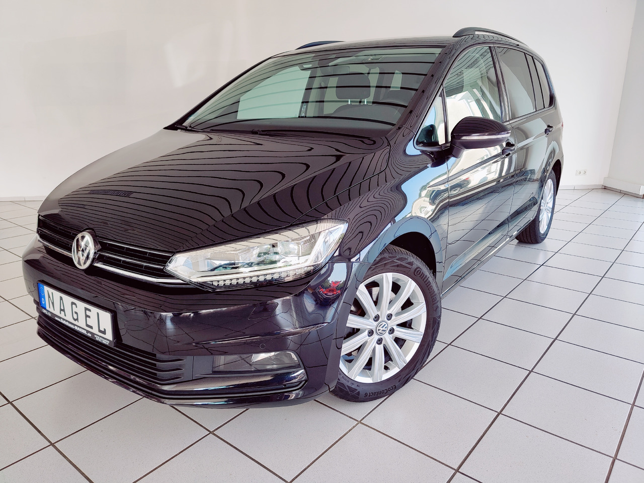 Volkswagen Touran Highline BMT/Start-Stopp Navi Licht RüKam - Легковой автомобиль: фото 1 Volkswagen Touran Highline BMT/Start-Stopp Navi Licht RüKam - Легковой автомобиль: фото 1