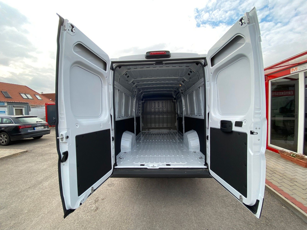 Цельнометаллический фургон Citroën Jumper Kasten Hochraum 35 L4H2 Heavy BlueHDi 180: фото 10