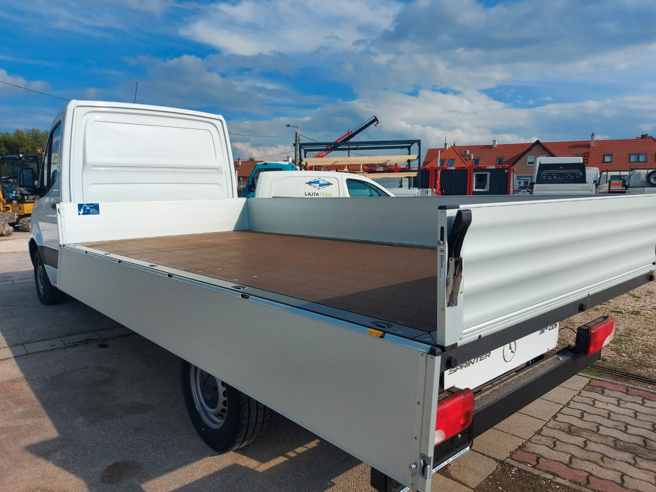 Mercedes-Benz Sprinter 315Pritsche - Малотоннажный бортовой грузовик: фото 4 Mercedes-Benz Sprinter 315Pritsche - Малотоннажный бортовой грузовик: фото 4