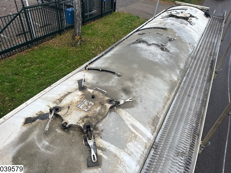 Полуприцеп-цистерна Feldbinder Silo 40.000 Liter, 3 Comp: фото 12 Полуприцеп-цистерна Feldbinder Silo 40.000 Liter, 3 Comp: фото 12