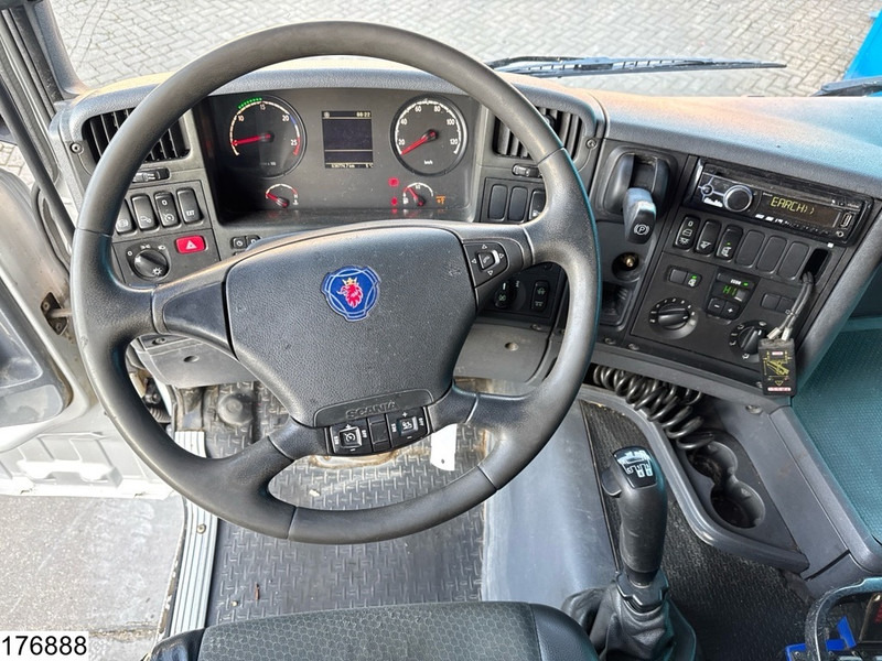 Фото интерьера 1: Scania G 440 8x2, EURO 5, Fassi, Retarder, Remote в лизинг Scania G 440 8x2, EURO 5, Fassi, Retarder, Remote