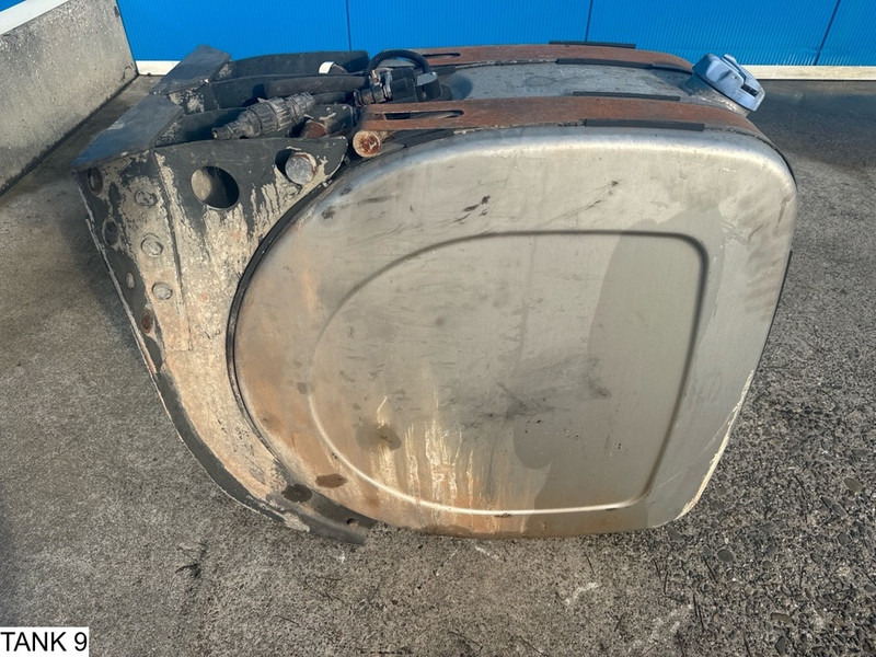 Топливный бак Universeel AdBlue Tank: фото 10