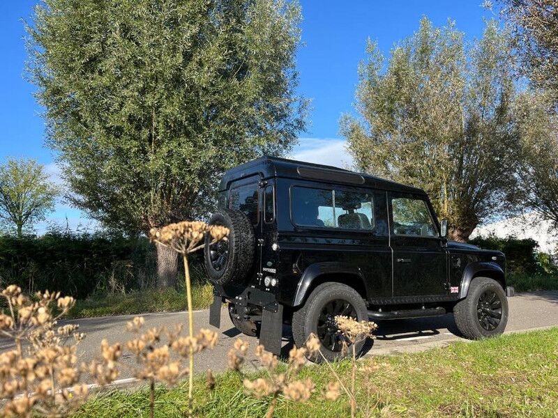 Land Rover Defender X tech with black pack - Легковой автомобиль: фото 4 Land Rover Defender X tech with black pack - Легковой автомобиль: фото 4