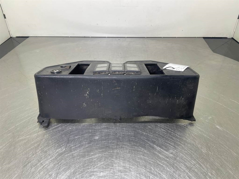 Ahlmann AZ6 - Dashboard/Console/Konsole - Кабина и интерьер для Строительной техники: фото 3 Ahlmann AZ6 - Dashboard/Console/Konsole - Кабина и интерьер для Строительной техники: фото 3