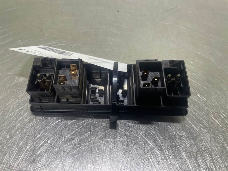 Ahlmann AZ6 - Switch/Schalter/Schakelaars - Электрическая система для Строительной техники: фото 4 Ahlmann AZ6 - Switch/Schalter/Schakelaars - Электрическая система для Строительной техники: фото 4