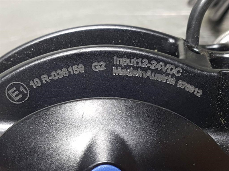 Hella Mega Beam LED - Worklight/Leuchte/Verlichtin - Электрическая система для Строительной техники: фото 5 Hella Mega Beam LED - Worklight/Leuchte/Verlichtin - Электрическая система для Строительной техники: фото 5