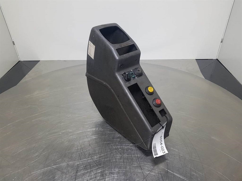 Komatsu PW 75/95 (FAI) - Dashboard/Console/Konsole - Кабина и интерьер для Строительной техники: фото 1 Komatsu PW 75/95 (FAI) - Dashboard/Console/Konsole - Кабина и интерьер для Строительной техники: фото 1