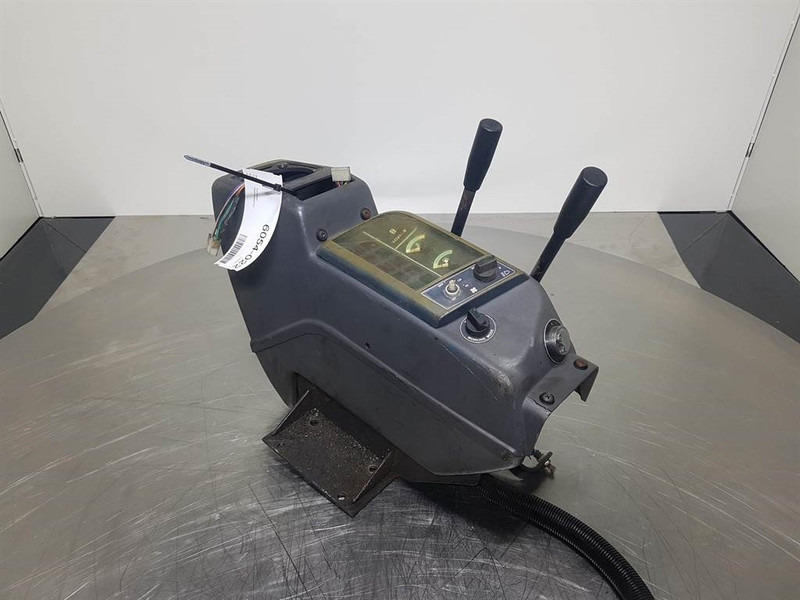 Komatsu PW 75/95 (FAI) - Dashboard/Console/Konsole - Кабина и интерьер для Строительной техники: фото 1 Komatsu PW 75/95 (FAI) - Dashboard/Console/Konsole - Кабина и интерьер для Строительной техники: фото 1