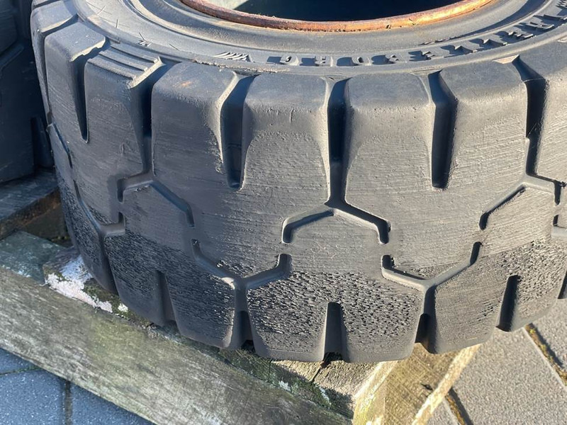Linde -Trelleborg 200/50-10-Tire/Reifen/Band - Шины и диски для Строительной техники: фото 3 Linde -Trelleborg 200/50-10-Tire/Reifen/Band - Шины и диски для Строительной техники: фото 3