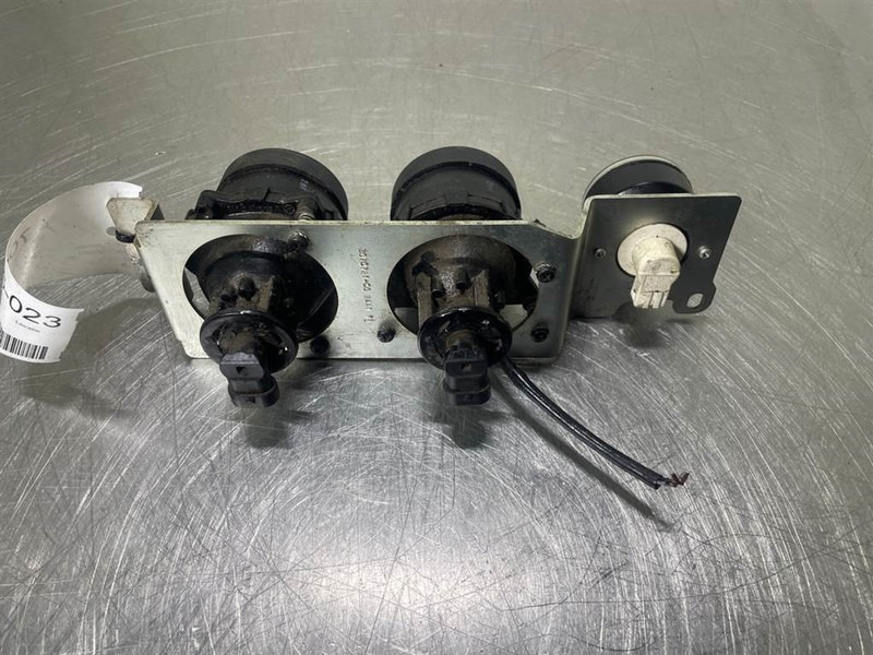 Mecalac 12MTX-5170184/5170185/5170186-Light/Leuchte - Электрическая система для Строительной техники: фото 5 Mecalac 12MTX-5170184/5170185/5170186-Light/Leuchte - Электрическая система для Строительной техники: фото 5