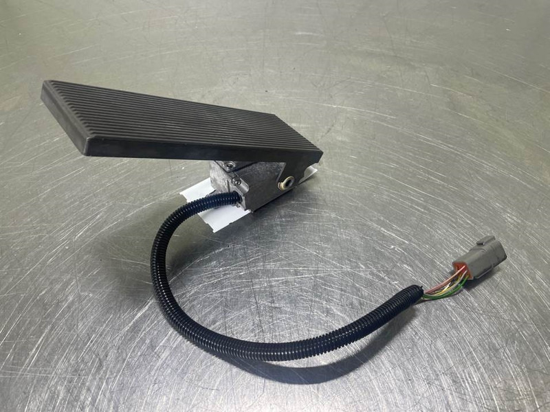 Mecalac 12MTX-5270656-Gas pedal - Кабина и интерьер для Строительной техники: фото 1 Mecalac 12MTX-5270656-Gas pedal - Кабина и интерьер для Строительной техники: фото 1