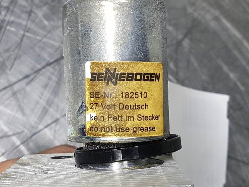 Sennebogen 182454 - 818 - Valve/Ventile/Ventiel - Гидравлика: фото 4 Sennebogen 182454 - 818 - Valve/Ventile/Ventiel - Гидравлика: фото 4