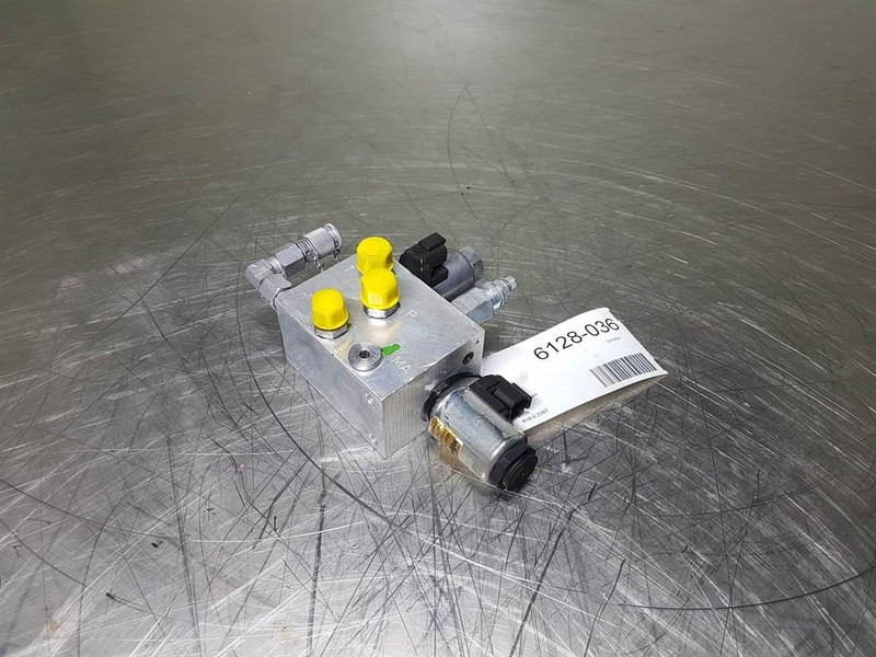 Sennebogen 182454 - 818 - Valve/Ventile/Ventiel - Гидравлика: фото 1 Sennebogen 182454 - 818 - Valve/Ventile/Ventiel - Гидравлика: фото 1