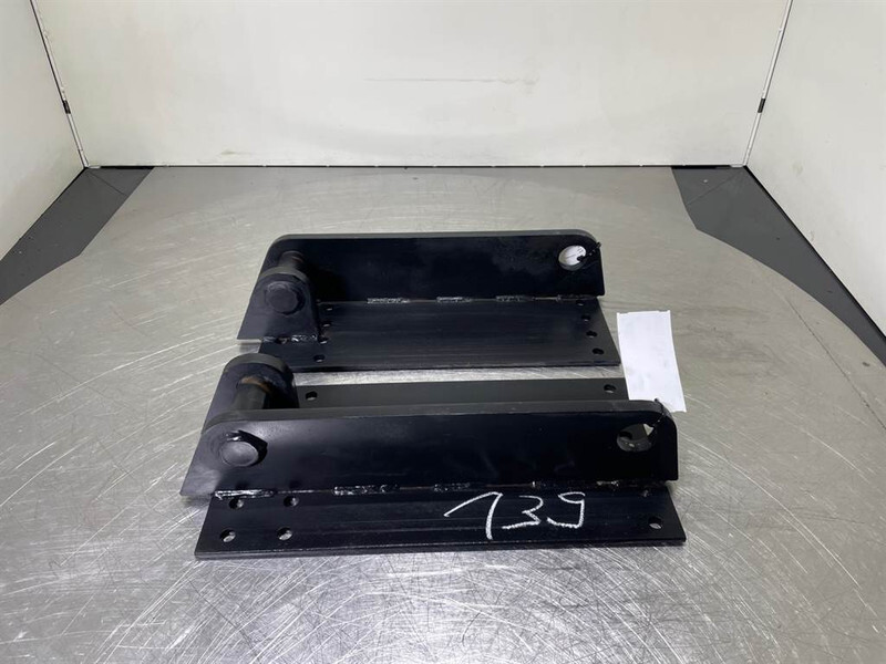 Terex TL/SKL/SKS - Adapter plate/Adapterplatte/Aanlasoor - Сцепное устройство для Строительной техники: фото 3 Terex TL/SKL/SKS - Adapter plate/Adapterplatte/Aanlasoor - Сцепное устройство для Строительной техники: фото 3