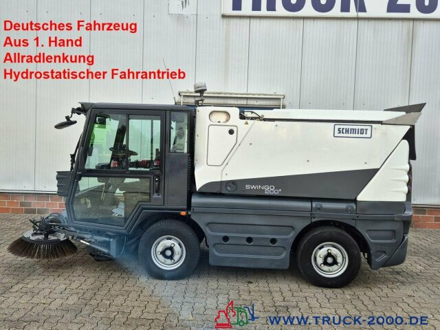 Schmidt Swingo 200+ Comp. 4 Radlenkung Kehren & Sprühen - Подметально-уборочная машина: фото 1 Schmidt Swingo 200+ Comp. 4 Radlenkung Kehren & Sprühen - Подметально-уборочная машина: фото 1