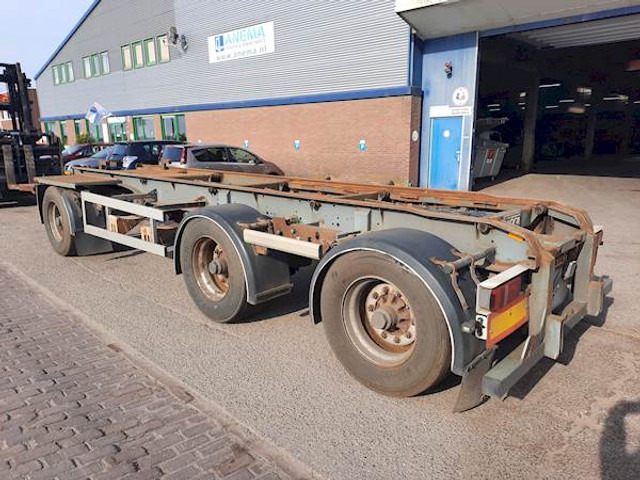 Floor FLA-3-101 - Полуприцеп-контейнеровоз/ Сменный кузов: фото 2 Floor FLA-3-101 - Полуприцеп-контейнеровоз/ Сменный кузов: фото 2