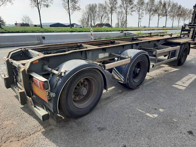 Floor FLA-3-101 - Полуприцеп-контейнеровоз/ Сменный кузов: фото 4 Floor FLA-3-101 - Полуприцеп-контейнеровоз/ Сменный кузов: фото 4