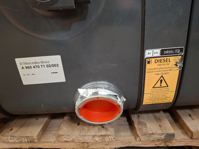 Топливный бак Mercedes-Benz 290L: фото 6