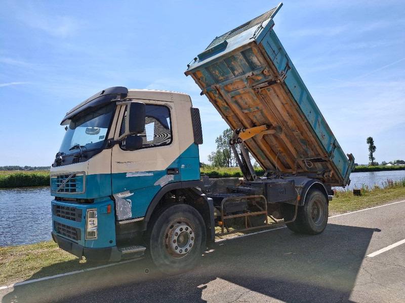 Volvo FM 260 KIPPER MANUAL GEARBOX - Самосвал: фото 1 Volvo FM 260 KIPPER MANUAL GEARBOX - Самосвал: фото 1