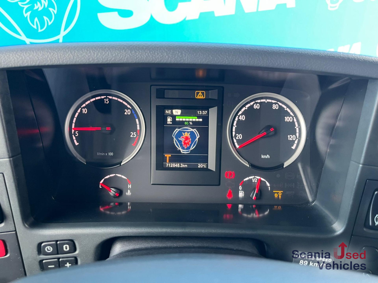 SCANIA P 410 DB6x2*4MNB RETARDER FULL AIR 8T TAIL LIFT 2T - Грузовик с закрытым кузовом: фото 4 SCANIA P 410 DB6x2*4MNB RETARDER FULL AIR 8T TAIL LIFT 2T - Грузовик с закрытым кузовом: фото 4
